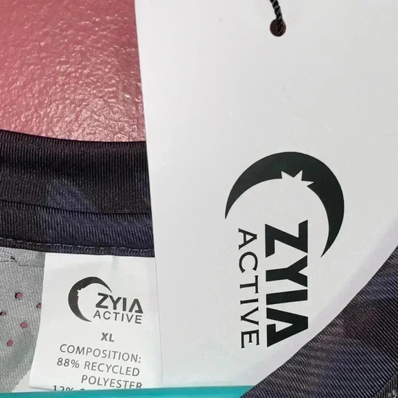 ZYIA Gray Camo Active Top NWT - Picture 6 of 6